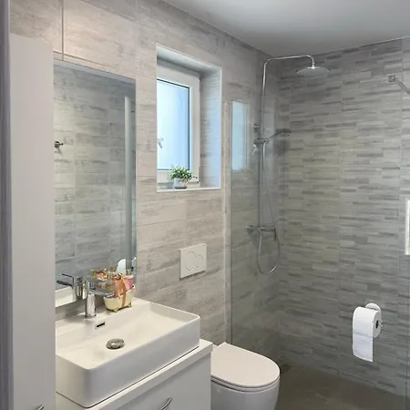 Hisa Istrski Mir Nyaraló *