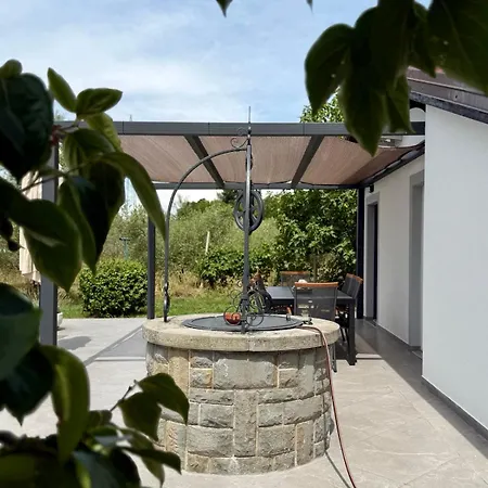 Hisa Istrski Mir Nyaraló *