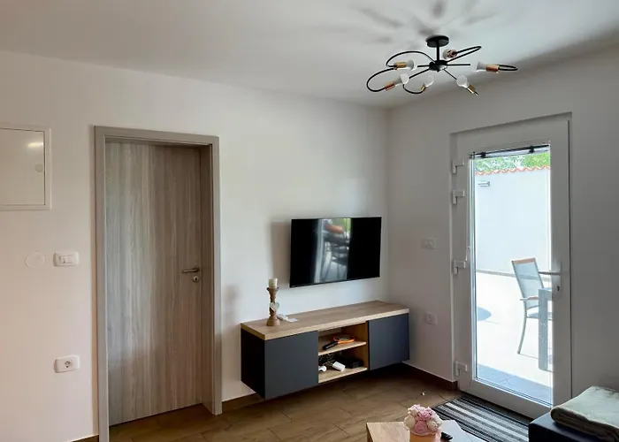 Feriehus Hisa Istrski Mir Pobegi