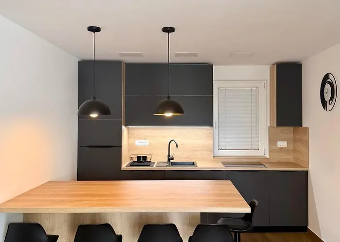 Hisa Istrski Mir Feriehus Pobegi