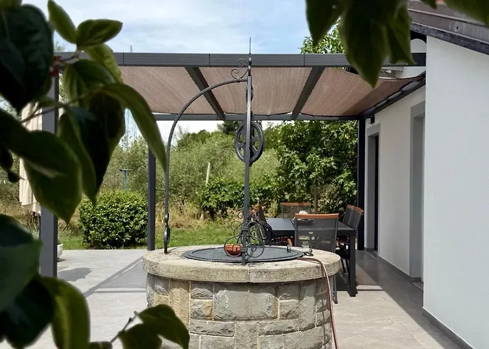 Hisa Istrski Mir Hébergement de vacances *